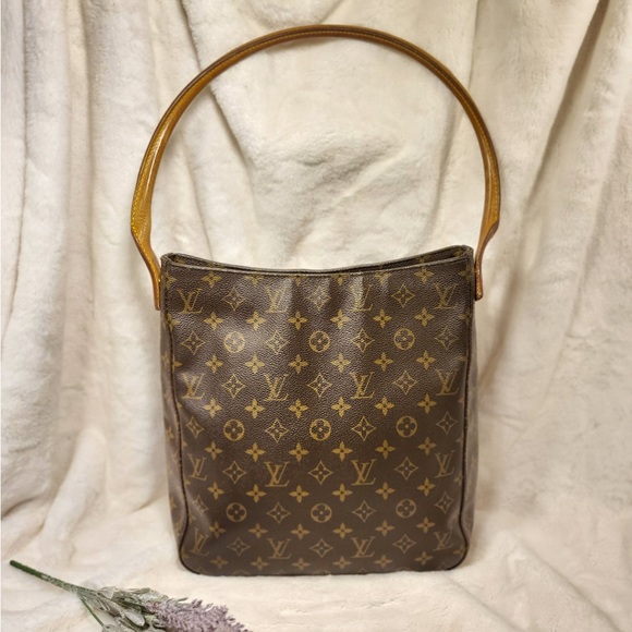 Authentic Louis Vuitton Looping GM - Picture 1 of 16